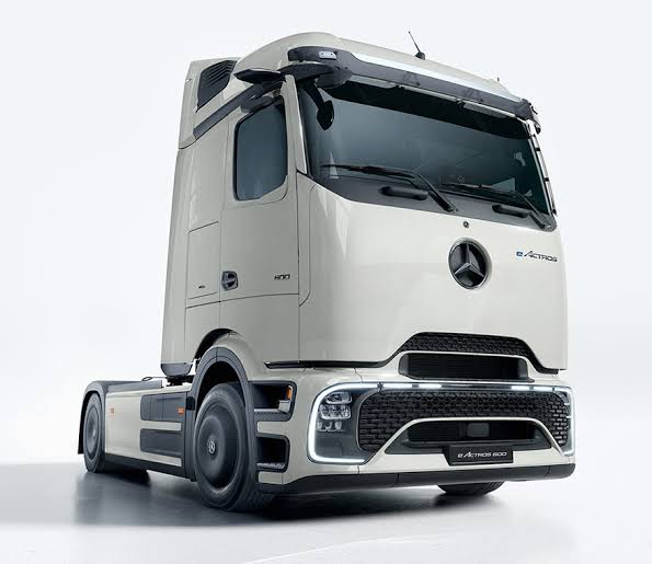 Mercedes-Benz eActros 600 Sattelzugmaschine, beispielhaft für die CharterWay-Miete